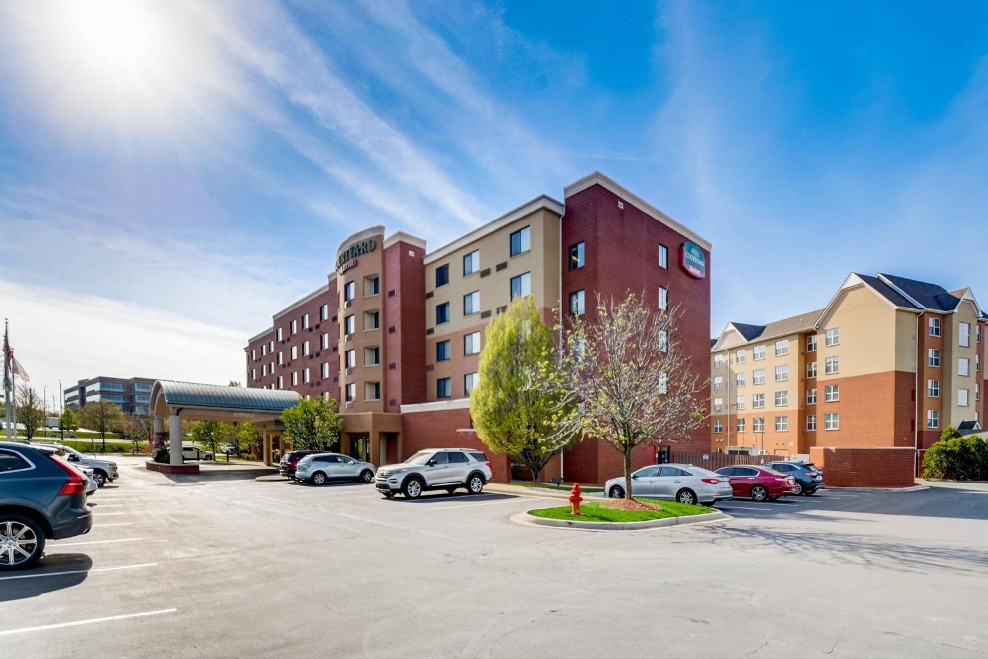 Courtyard Cincinnati North At Union Centre West Chester Zewnętrze zdjęcie